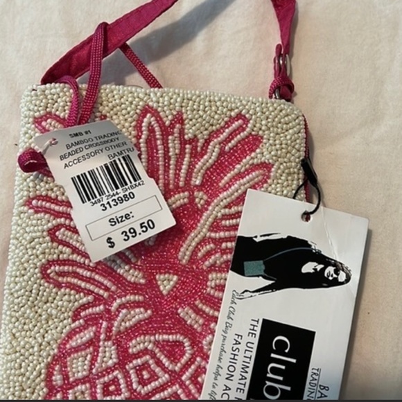 🦩HP🦩NWT Beaded Pineapple Club Crossbody Bag - Picture 6 of 7